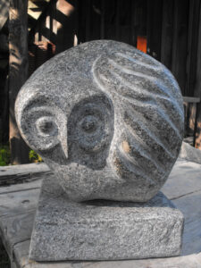 LISE BECU
Owl
granite, 12 x 11 inches
SOLD