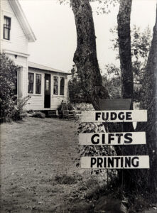 BERENICE ABBOTT
Signs: Fudge, Gifts, Printing
vintage silver gelatin photograph, 9.5 x 7 inches
$950